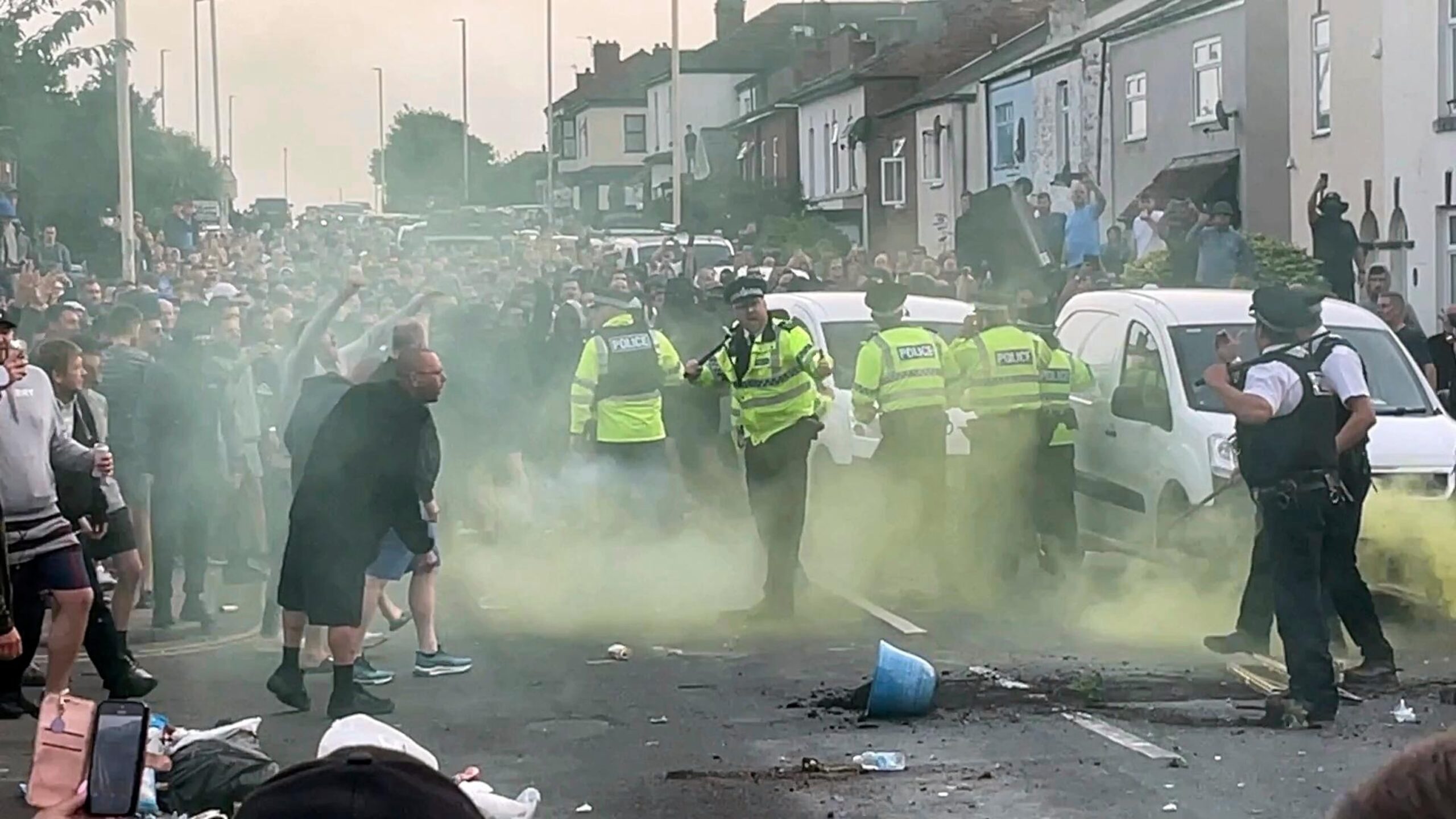 UK Cities Erupt in Unrest Amid Far-Right Protests Following Southport Stabbing